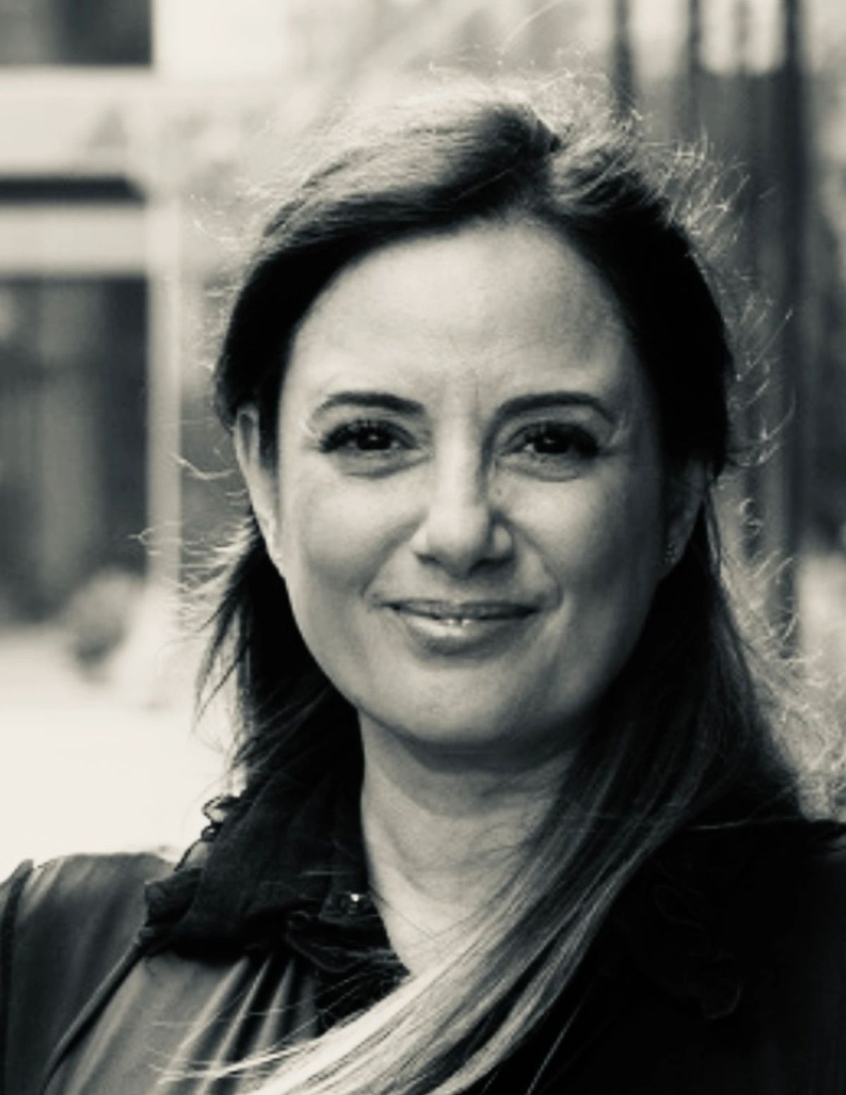 Portrait of Simoni, founder of Simoni Santamarina Studio